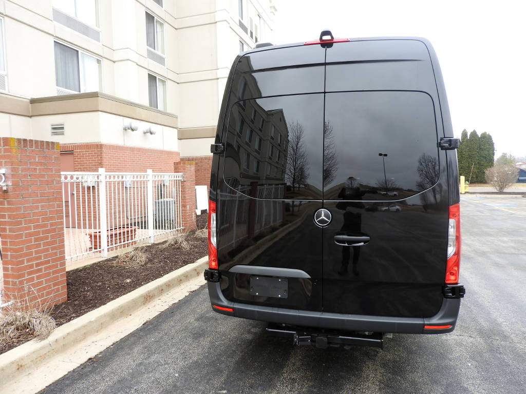 15 Passengers Mercedes Sprinter Passenger Van Rental In Chicago